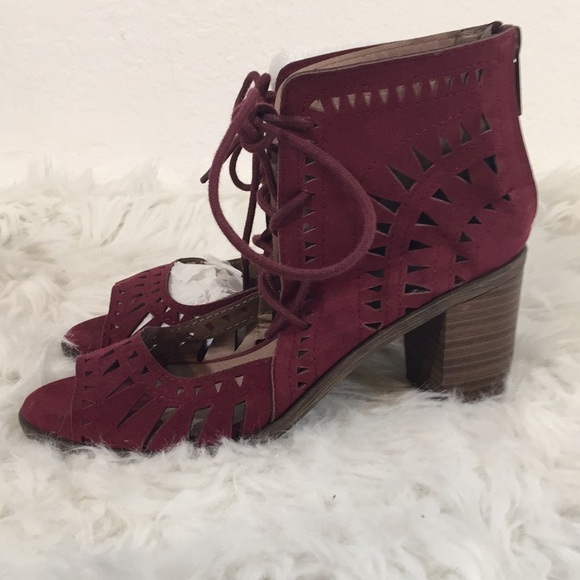 Breckelles Gabby-11 Faux Suede Peep Toe Perforated - Picture 7 of 11